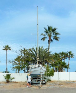 Bob & Gus were checkin out this boat at the Serenidad